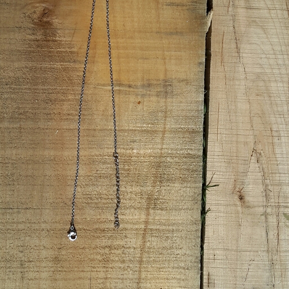 A silver heart necklace - Picture 3 of 4